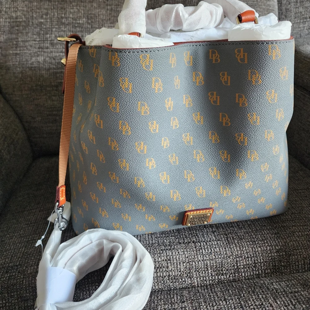 Dooney & Bourke - Picture 3 of 8